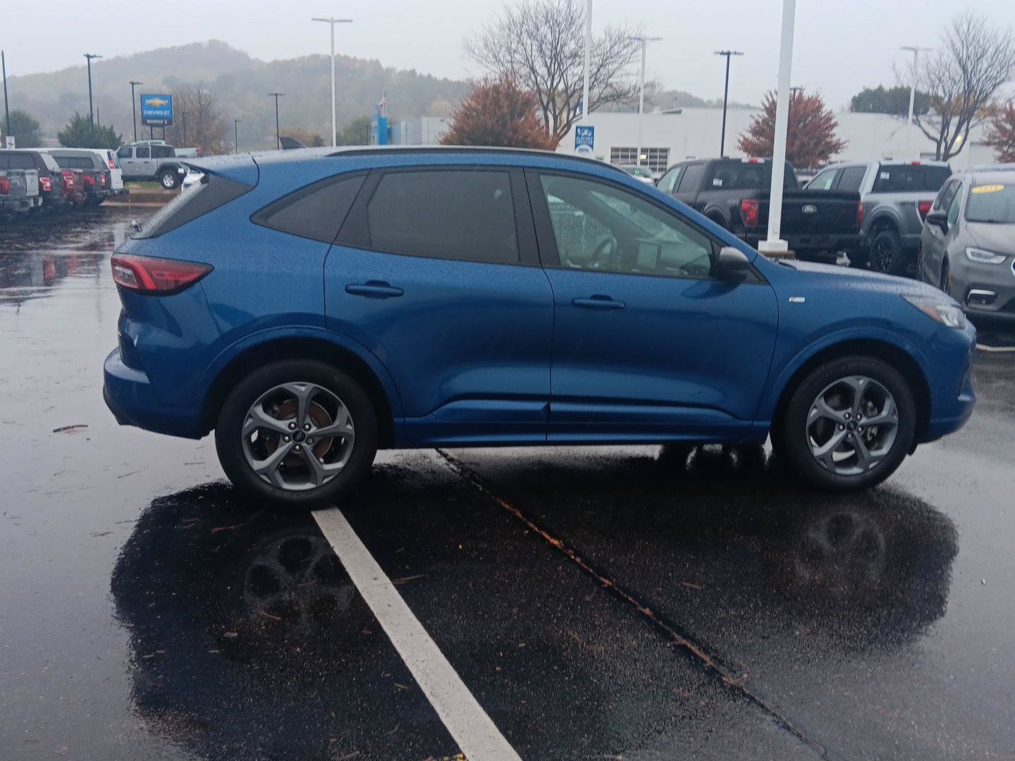 Used 2023 Ford Escape ST-Line w/ Tech Pack #1 AWD/4WD image 3