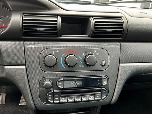 Used 2006 Chrysler Sebring Sedan FWD image 14