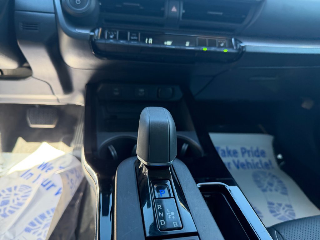 Used 2025 Toyota Prius XLE AWD/4WD image 11