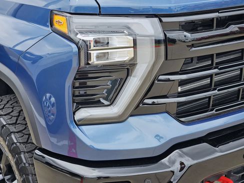New 2026 Chevrolet Silverado 2500 LTZ w/ Trail Boss Package AWD/4WD image 9