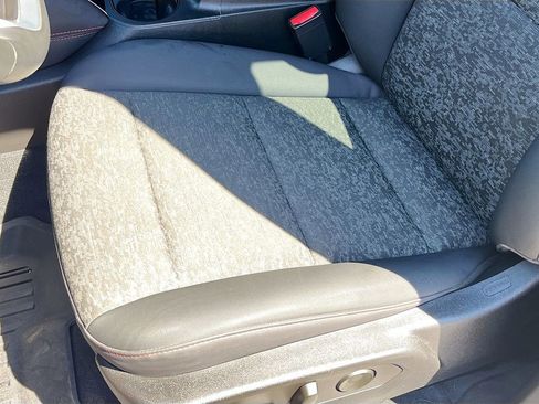 Used 2023 Chevrolet Colorado Z71 w/ Z71 Convenience Package 2 image 18