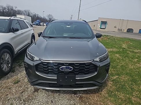 Used 2025 Ford Escape ST-Line w/ Equipment Group 301A image 2