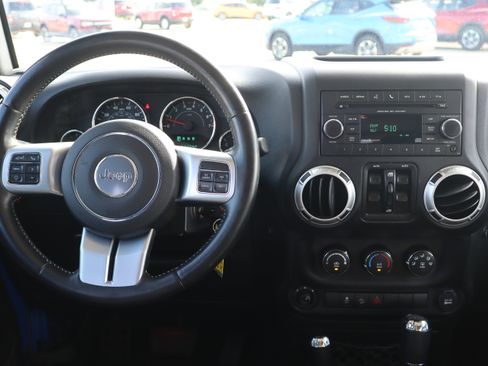 Used 2015 Jeep Wrangler Unlimited Sport AWD/4WD image 13