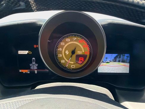 Used 2021 Ferrari F8 Tributo RWD image 35