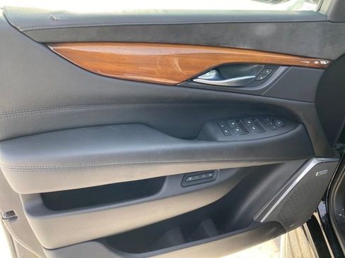 Certified 2017 Cadillac Escalade Luxury image 18