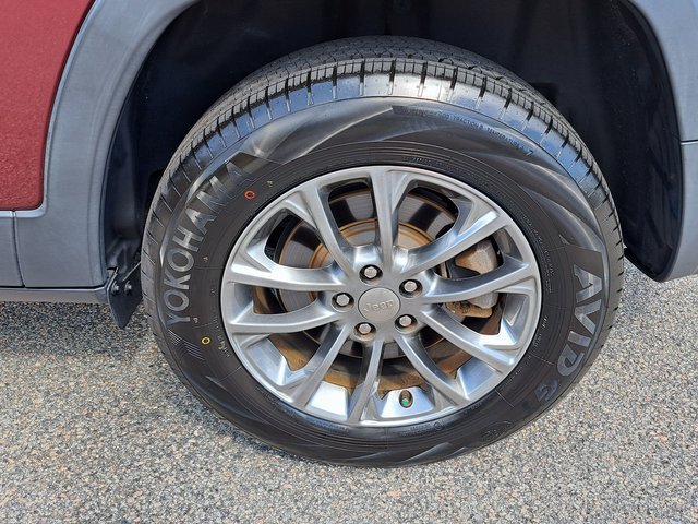 Used 2020 Jeep Cherokee Latitude Plus AWD/4WD image 33