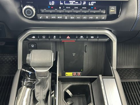 Used 2025 Toyota Sequoia Limited image 24