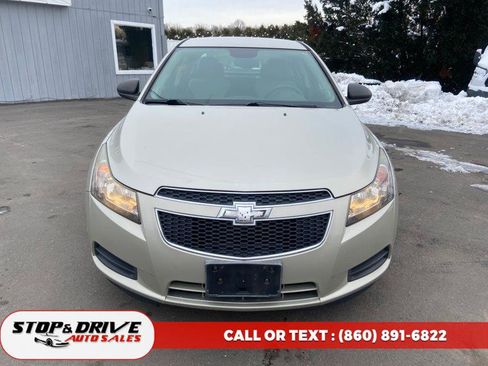 Used 2014 Chevrolet Cruze LS image 8