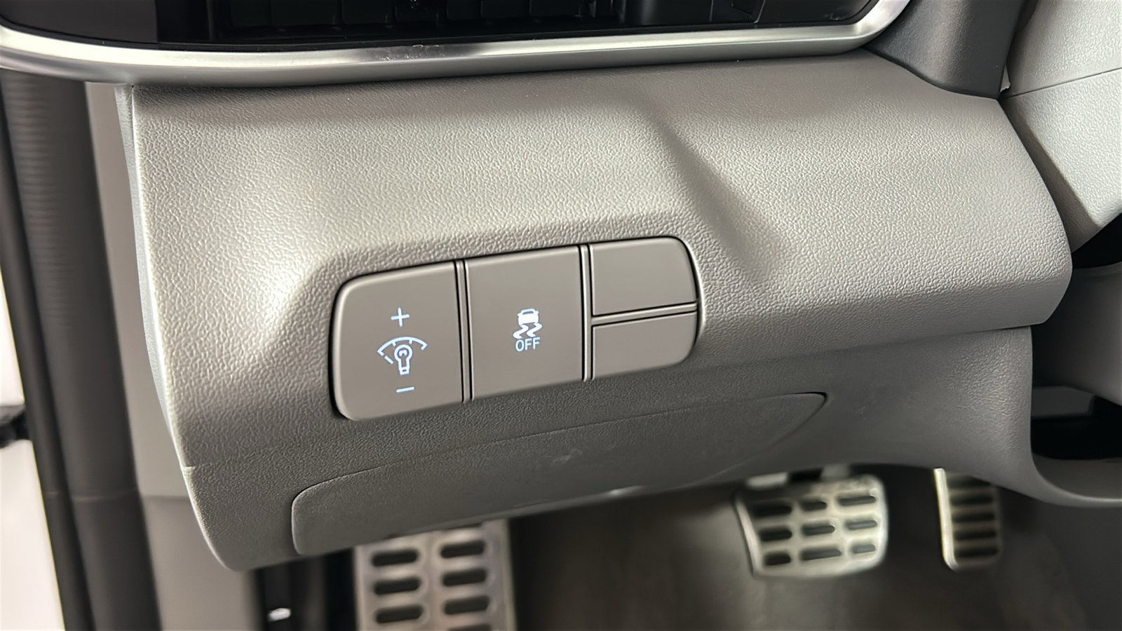 Used 2025 Hyundai Elantra Sport FWD image 24