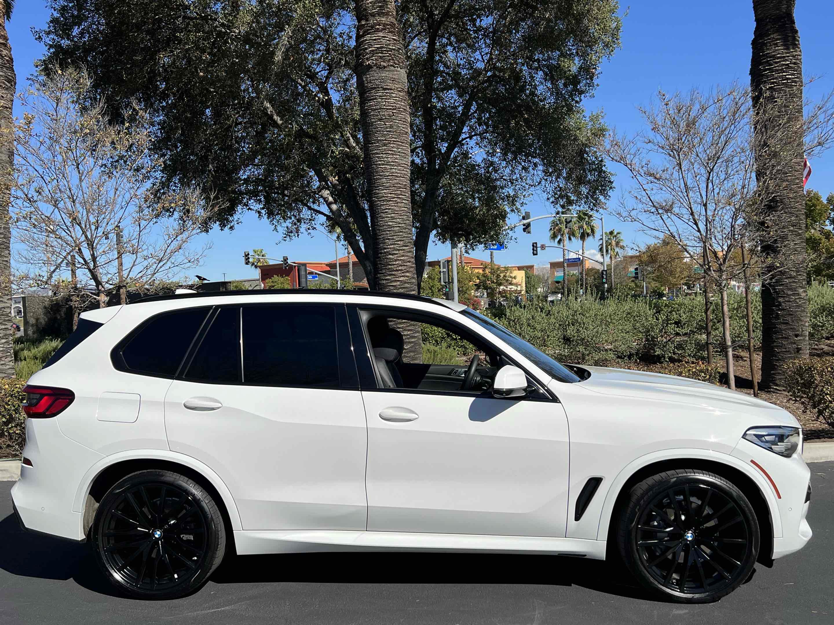 Used 2020 BMW X5 sDrive40i w/ M Sport Package RWD image 18