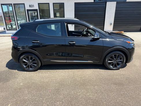 Used 2022 Chevrolet Bolt EUV Premier w/ Launch Edition FWD image 4