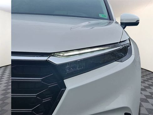 Used 2024 Honda CR-V EX-L image 8