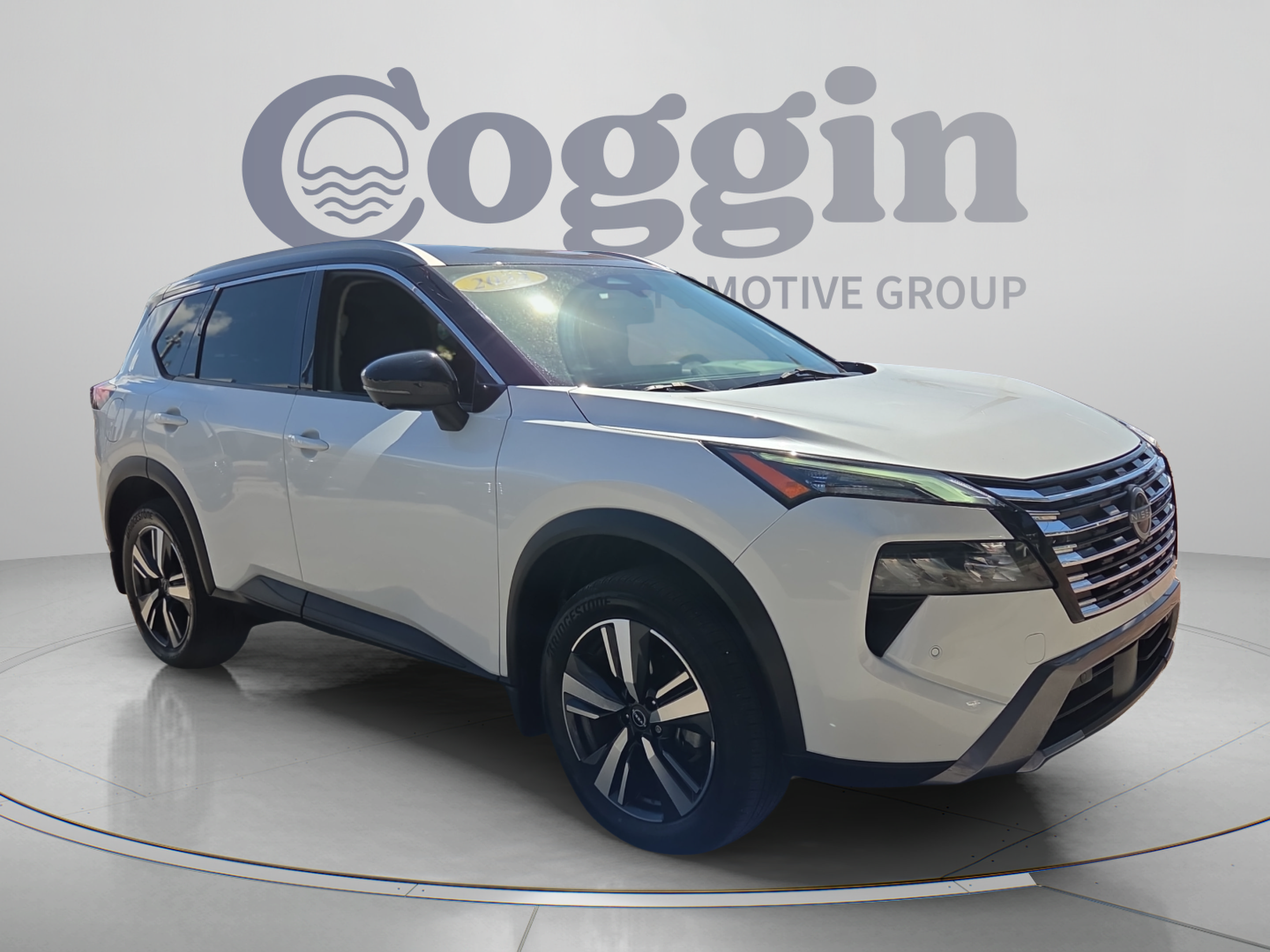 Used 2024 Nissan Rogue SL FWD image 7