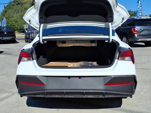 Certified 2025 Hyundai Elantra Sport image 45