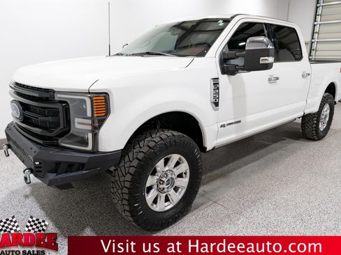 Used 2022 Ford F250 Platinum w/ FX4 Off-Road Package image 2