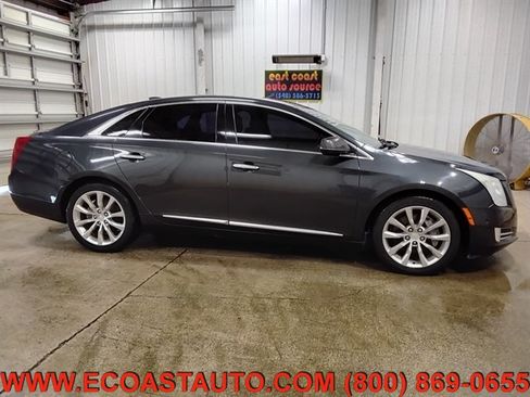 Used 2016 Cadillac XTS Luxury FWD image 2