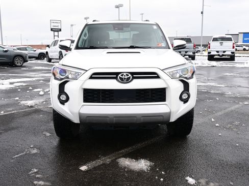 Used 2022 Toyota 4Runner TRD Off-Road Premium image 3
