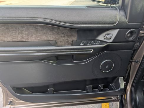 Used 2019 Ford Expedition Limited w/ Equipment Group 302A image 14