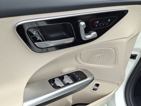 Certified 2022 Mercedes-Benz C 300 4MATIC Sedan image 12