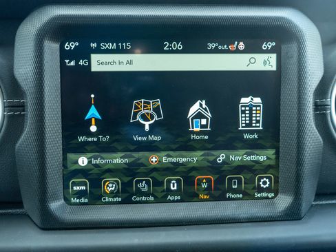 Used 2022 Jeep Wrangler Unlimited Sahara w/ Cold Weather Group image 17