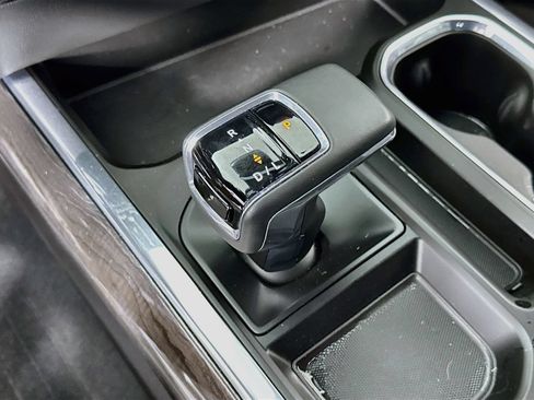 Used 2024 Chevrolet Silverado 1500 LTZ w/ Technology Package AWD/4WD image 17
