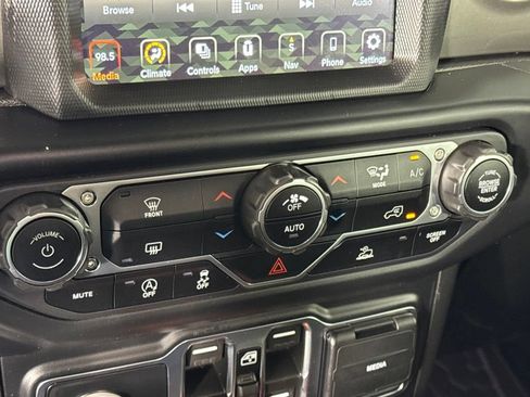 Used 2022 Jeep Wrangler Unlimited Sahara AWD/4WD image 24