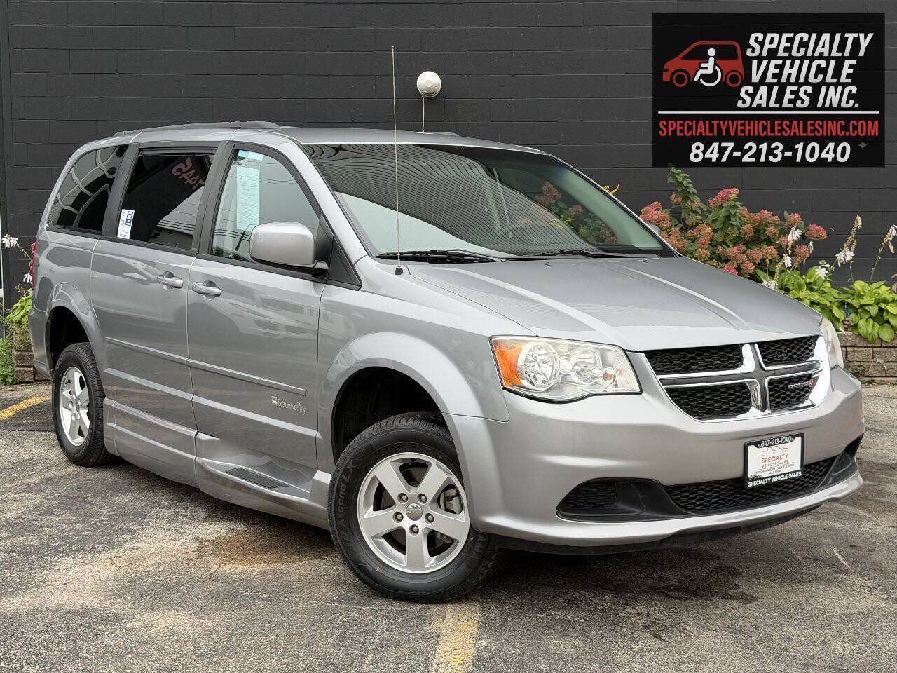 Used 2013 Dodge Grand Caravan SXT FWD image 4