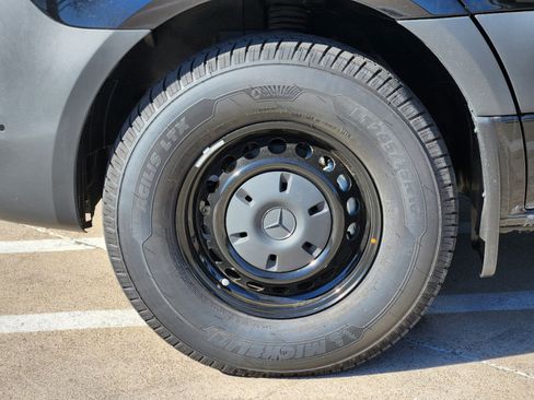 New 2024 Mercedes-Benz Sprinter 144 Cargo image 9