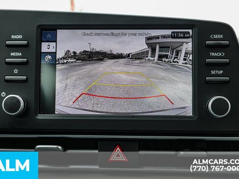 Used 2025 Hyundai Elantra SE FWD image 34
