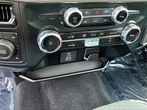 Used 2025 Ford F150 XLT w/ Equipment Group 301A Standard AWD/4WD image 19