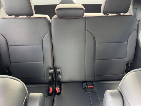 New 2026 Chevrolet Traverse RS image 6