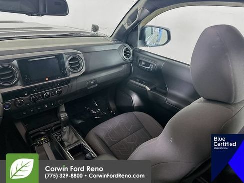 Used 2017 Toyota Tacoma TRD Sport AWD/4WD image 27