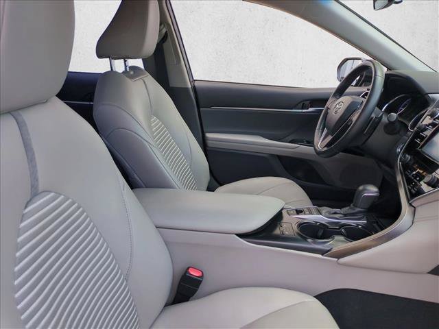 Used 2018 Toyota Camry SE FWD image 19