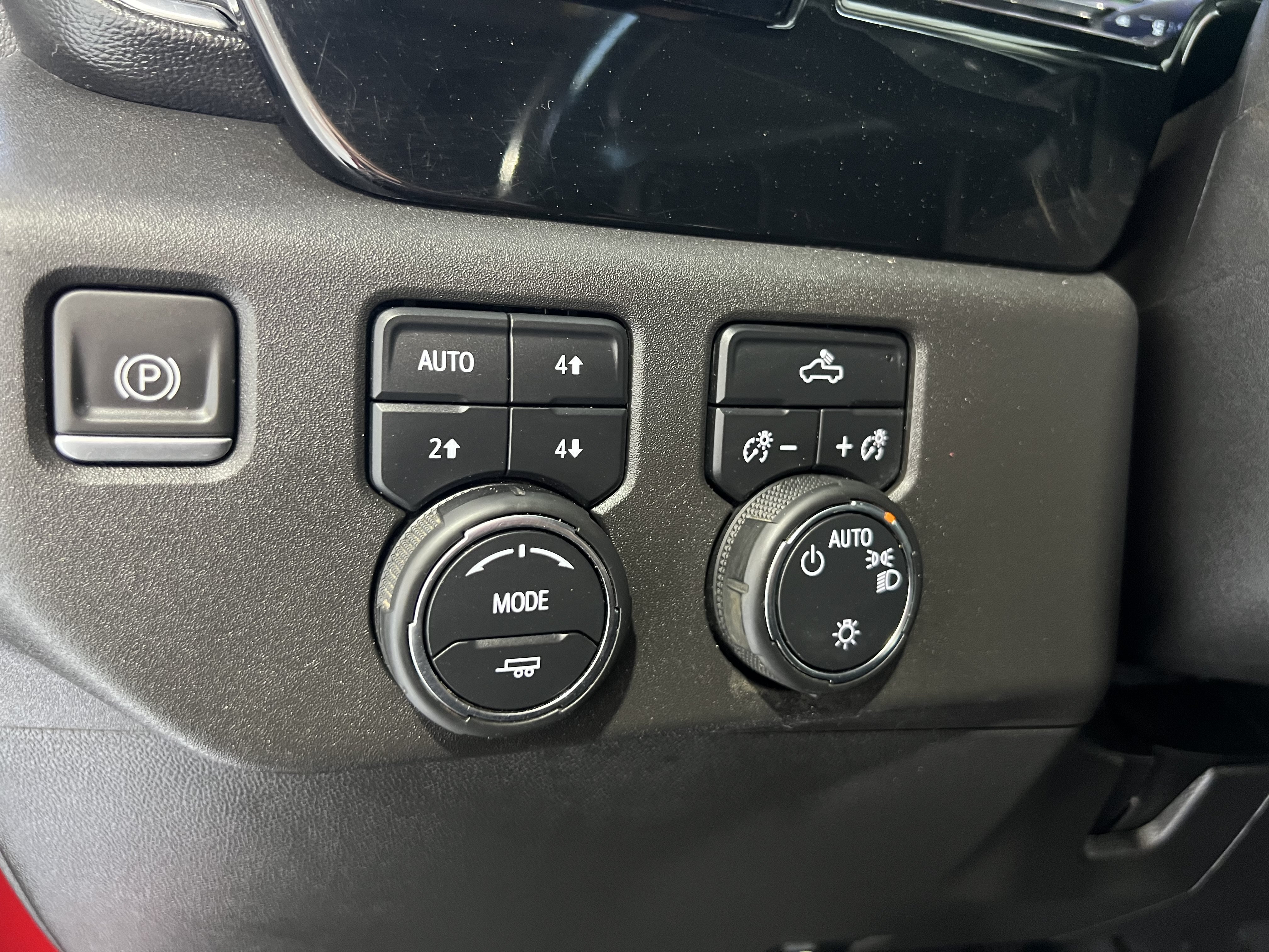 Used 2022 Chevrolet Silverado 1500 LT AWD/4WD image 20