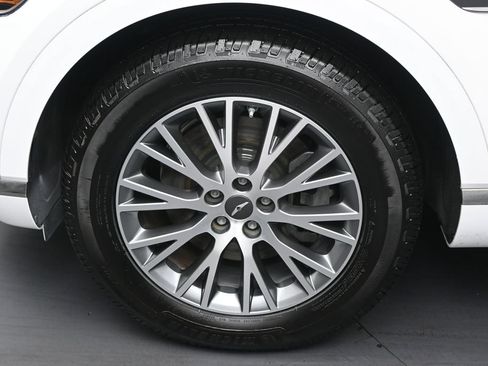 Used 2022 Genesis GV80 2.5T w/ Advanced Package 03 RWD image 35