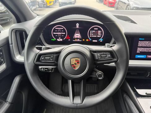 Used 2024 Porsche Cayenne AWD/4WD image 15