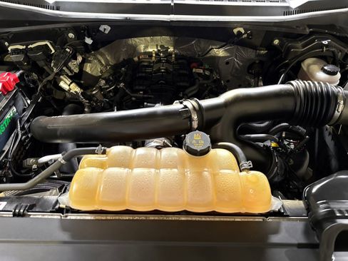 Used 2018 Ford F150 Platinum w/ Technology Package image 30