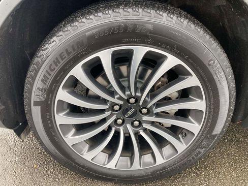 Certified 2023 Lincoln Aviator Reserve w/ Equipment Group 201A image 14