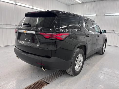 Used 2023 Chevrolet Traverse LS FWD image 4