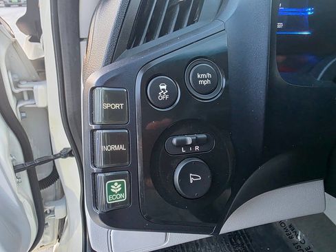 Used 2011 Honda CR-Z image 38