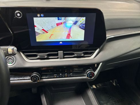 Used 2025 Chevrolet Equinox LT FWD image 17