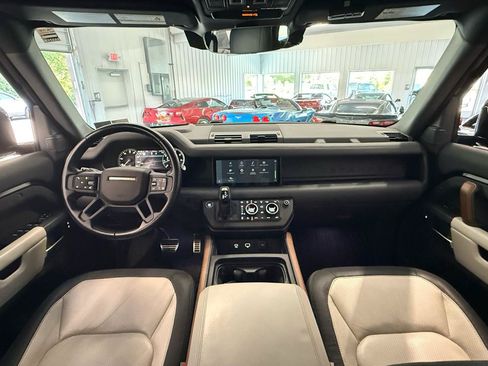 Used 2023 Land Rover Defender 110 X-Dynamic SE AWD/4WD image 13