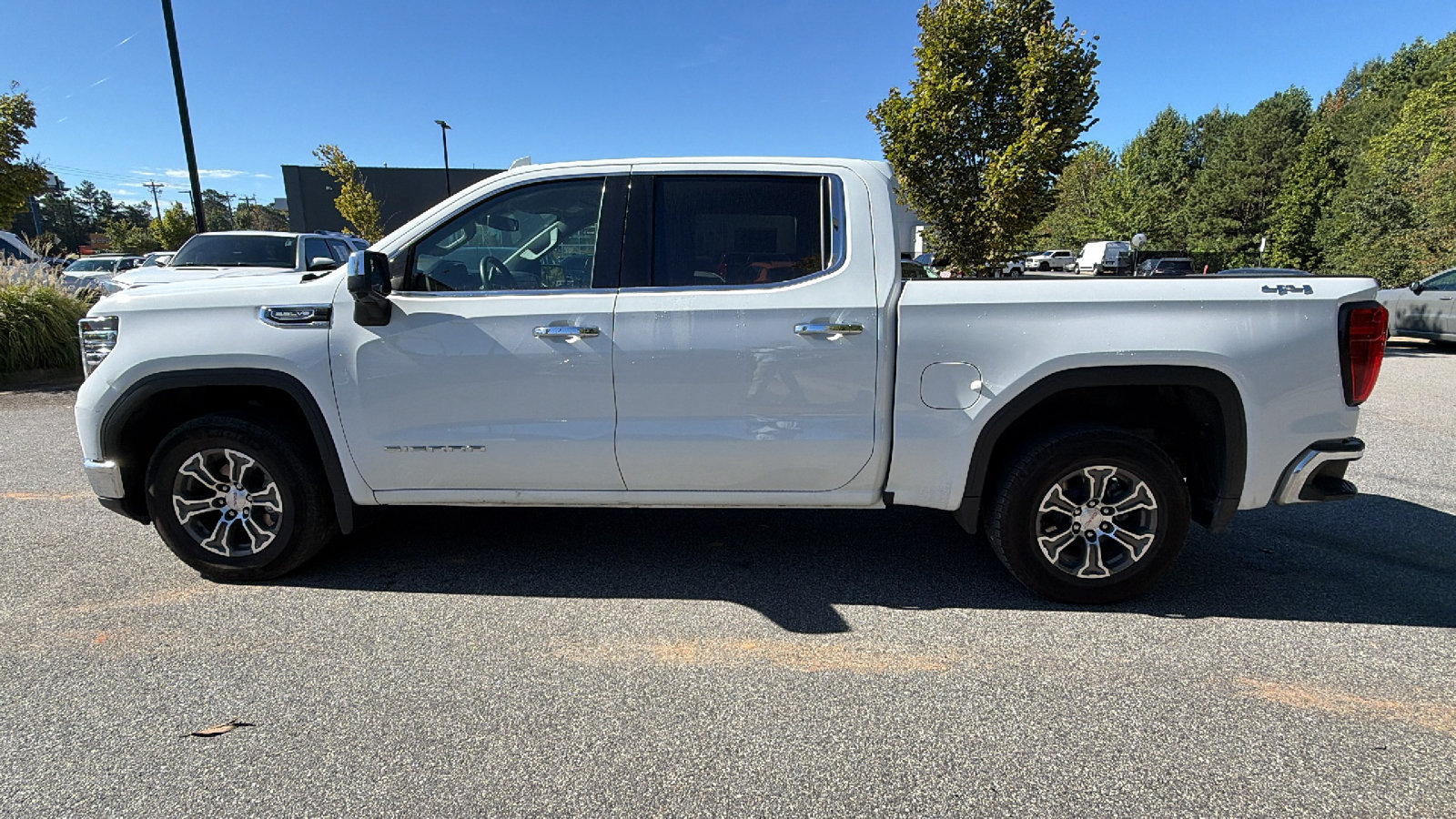 Used 2025 GMC Sierra 1500 SLT AWD/4WD image 11