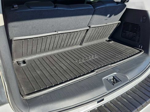 Used 2021 Nissan Armada SV w/ SV Appearance Package image 23