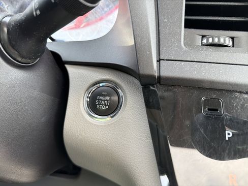 Used 2019 Toyota Sienna XLE Premium AWD/4WD image 19