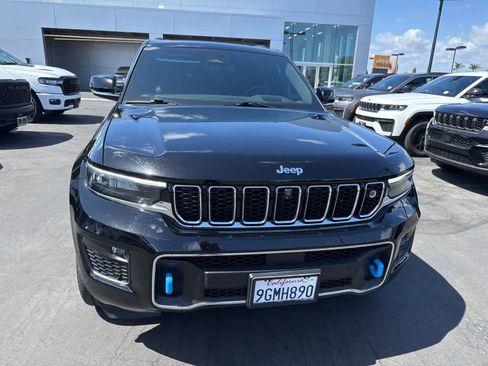 Used 2023 Jeep Grand Cherokee Overland w/ Advanced Protech Group III AWD/4WD image 4
