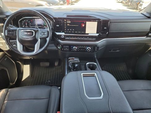 Used 2022 GMC Sierra 1500 SLT AWD/4WD image 17