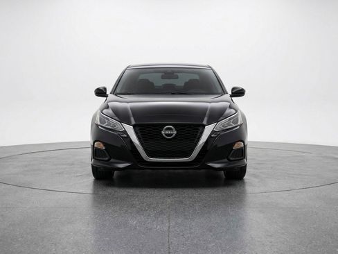 Used 2025 Nissan Altima 2.5 SV image 2