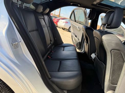 Used 2011 Mercedes-Benz C 300 4MATIC Sedan image 17