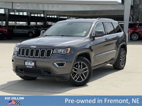 Used 2019 Jeep Grand Cherokee Laredo w/ Security & Convenience Group image 1